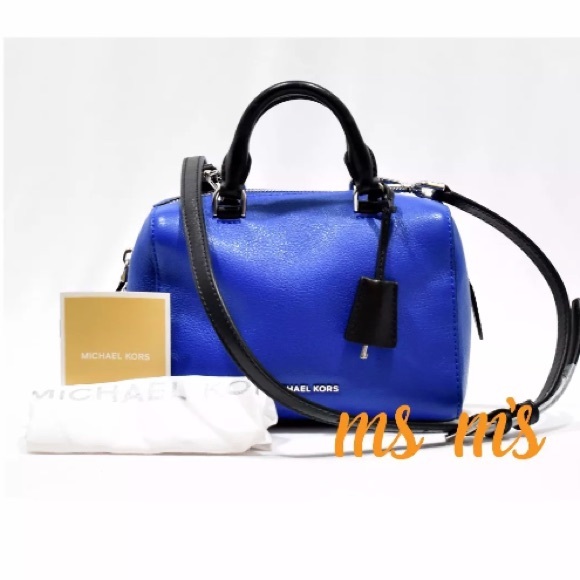 Michael Kors Handbags - NWT Michael Kors xs Satchel Crossbody